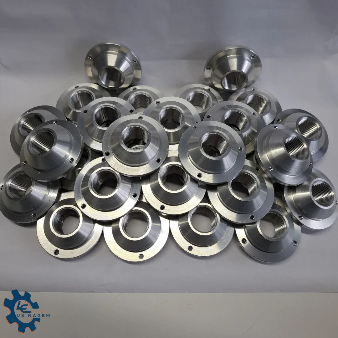 Lote de flanges de inox usinadas em série em São José dos Pinhais